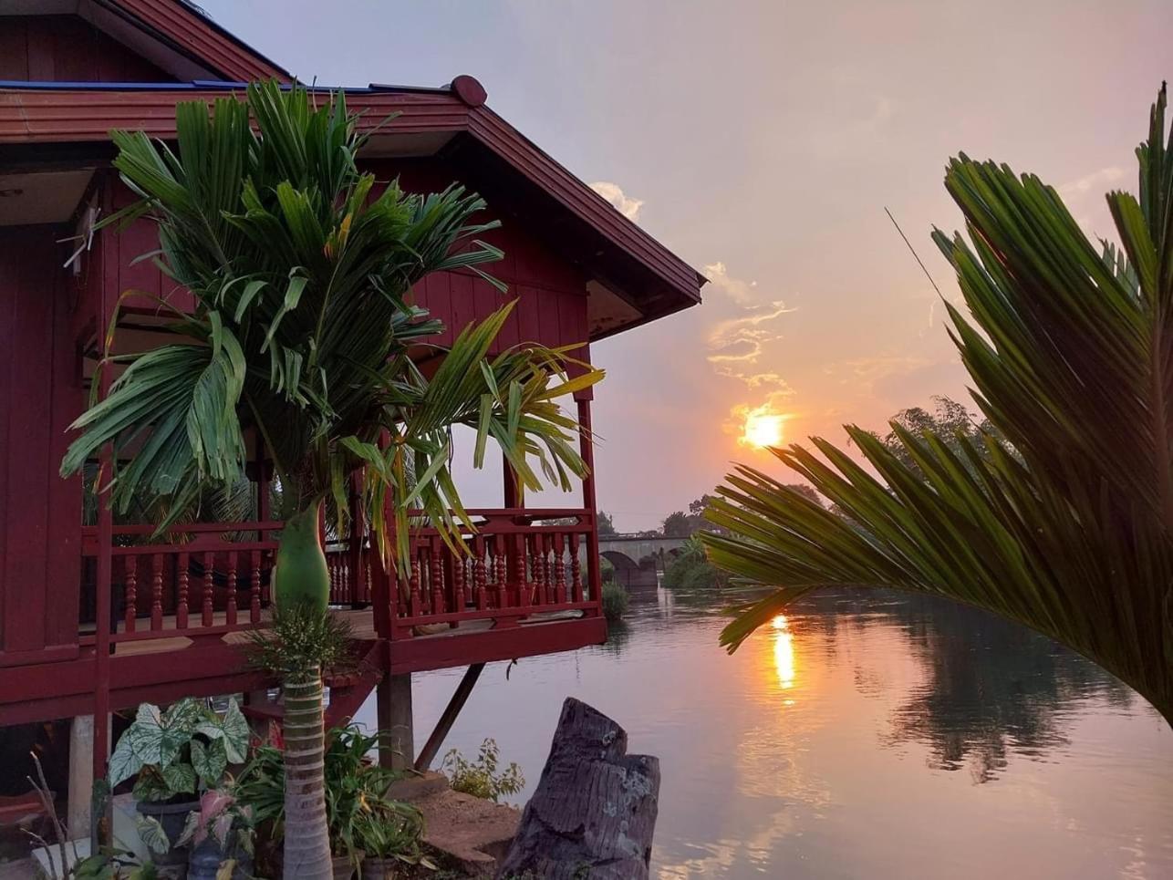 Khampheng River Views Sunset Hotel Ban Donsom ภายนอก รูปภาพ